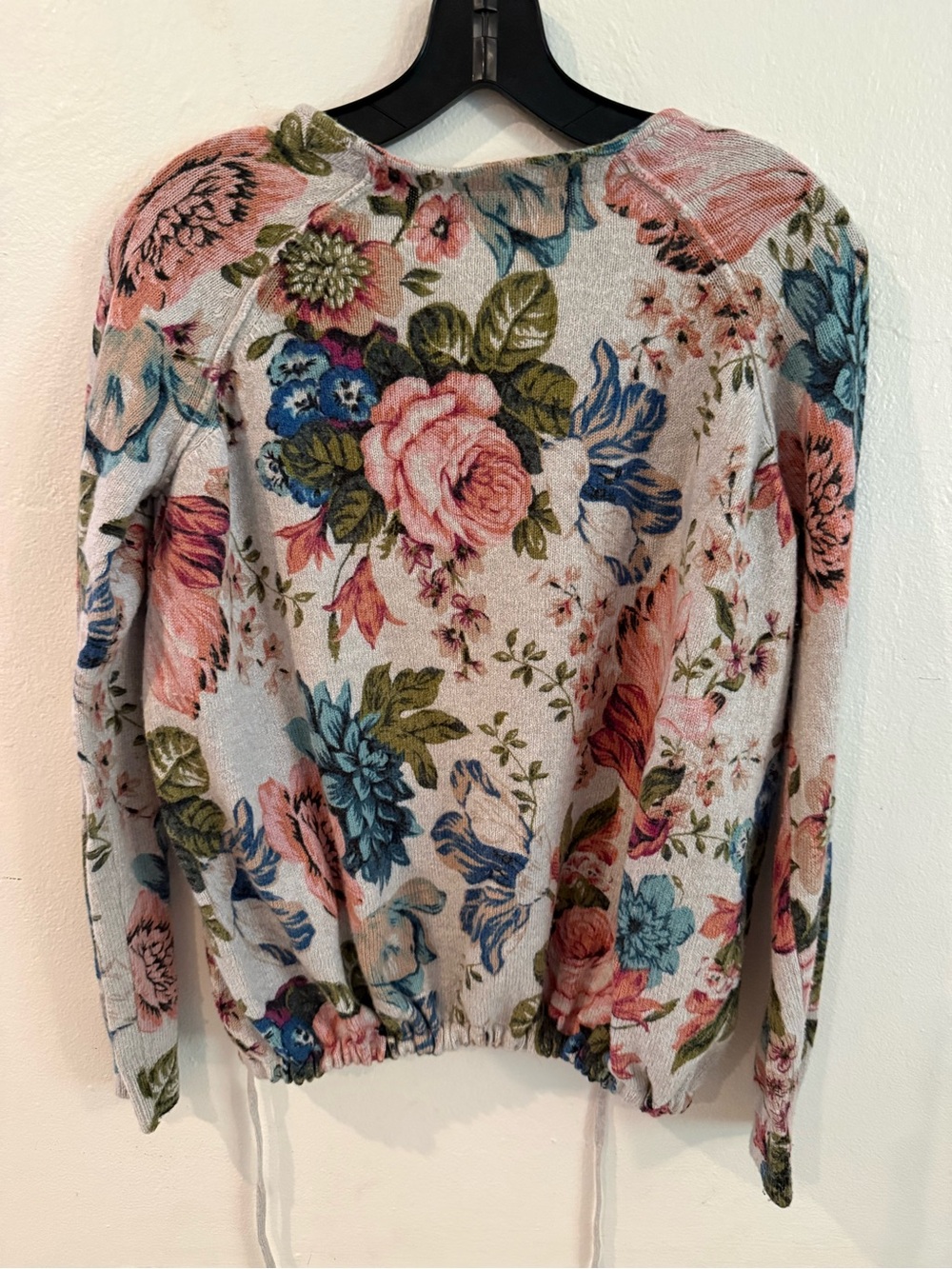 Angel Of The North Floral Crewneck Sweater in Pink, Blue, Green - Picture 3 of 4